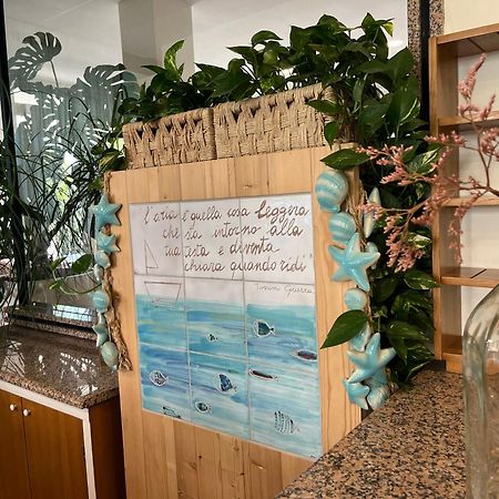 Hotel Bikini Rimini Kültér fotó