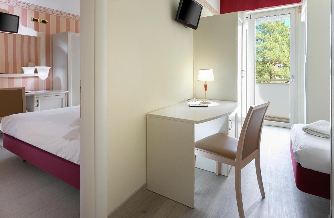 Hotel Bikini Rimini Szoba fotó