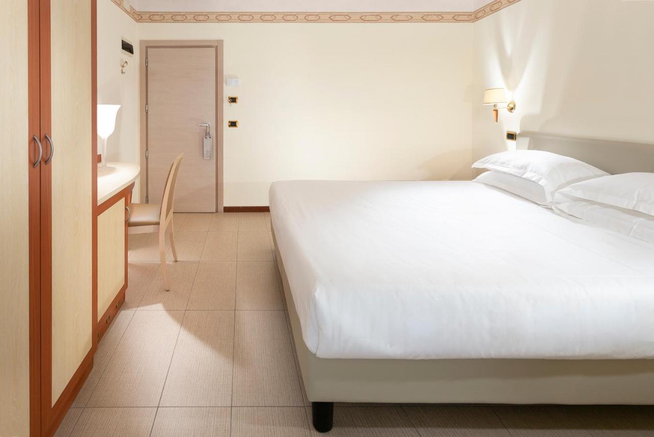 Hotel Bikini Rimini Szoba fotó